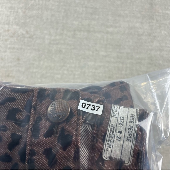 Free People Leopard Print Skinny Jeans - Picture 12 of 12